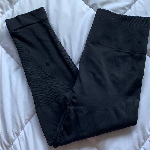 lululemon athletica Pants - Lululemon zone in tight compression legging